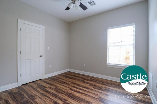 Foto del edificio - 713 Azelea St, Unit A