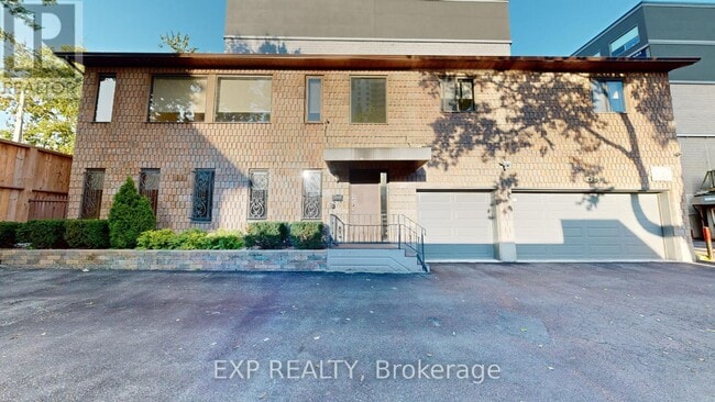 Building Photo - 426 WATERLOO St