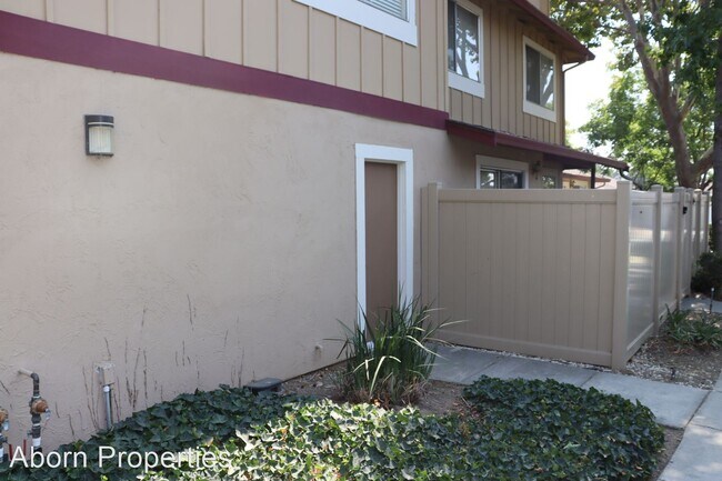 Building Photo - 2 br, 2 bath House - 2473 Clear Spring Court