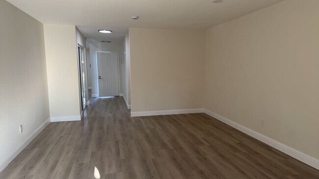Building Photo - 2875 Atlanta Dr