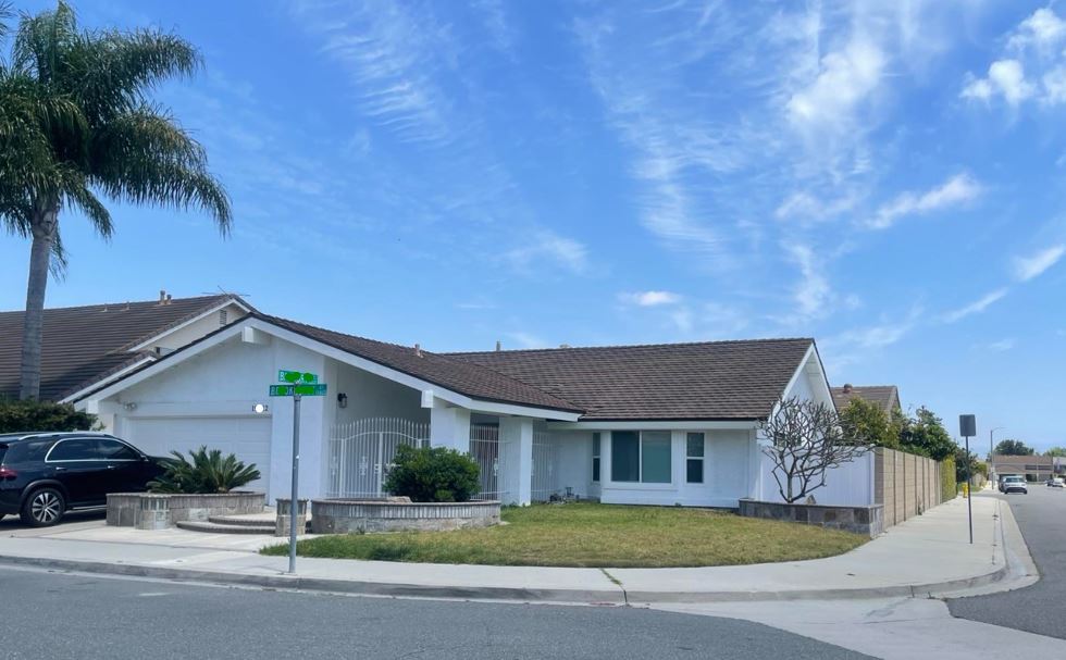 Foto principal - 15822 Brookhurst St