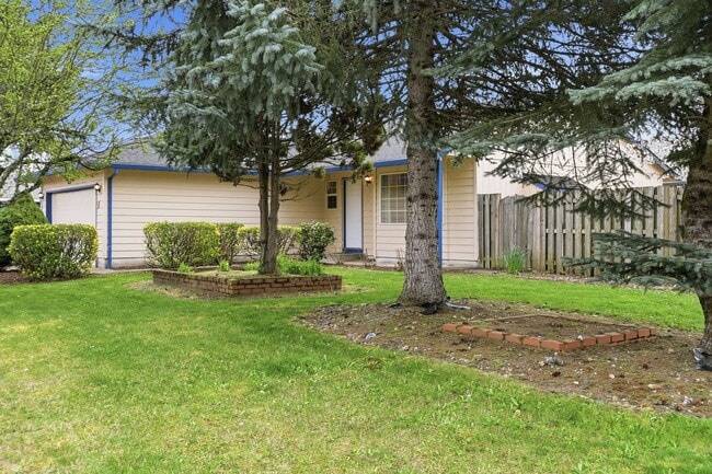 Building Photo - 313 S Nectarine St