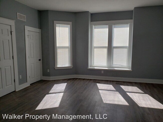 Building Photo - 126 S 5th St