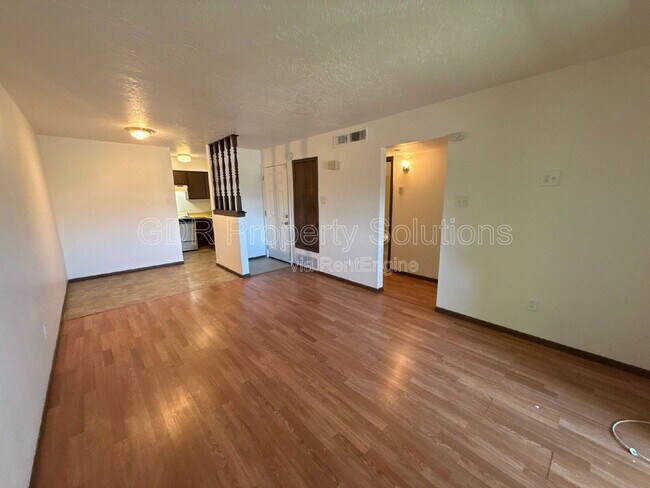 Building Photo - 309 Sierra Dr SE