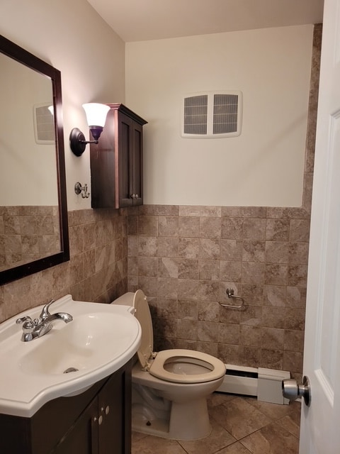 Building Photo - 2 River Rd