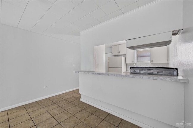 Building Photo - 14 Valley View Dr
