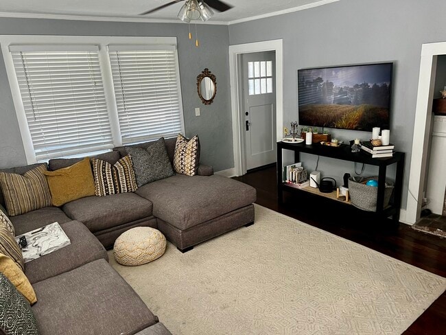 Building Photo - 1533 Hough St