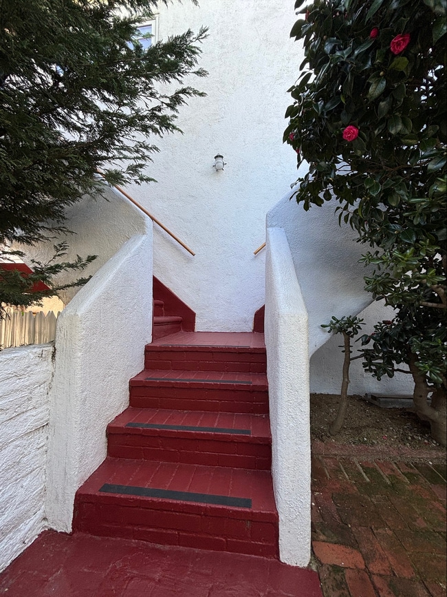 Foto del edificio - 702 Cedar St