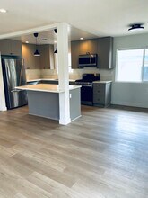 Building Photo - 2128 La Canada Crest Dr