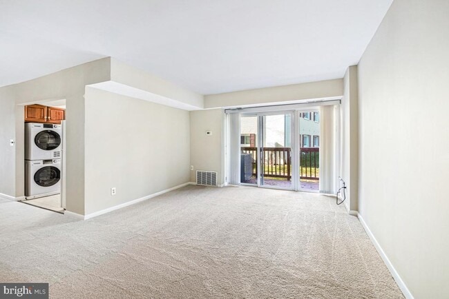 Foto del edificio - 53 Skyhill Rd