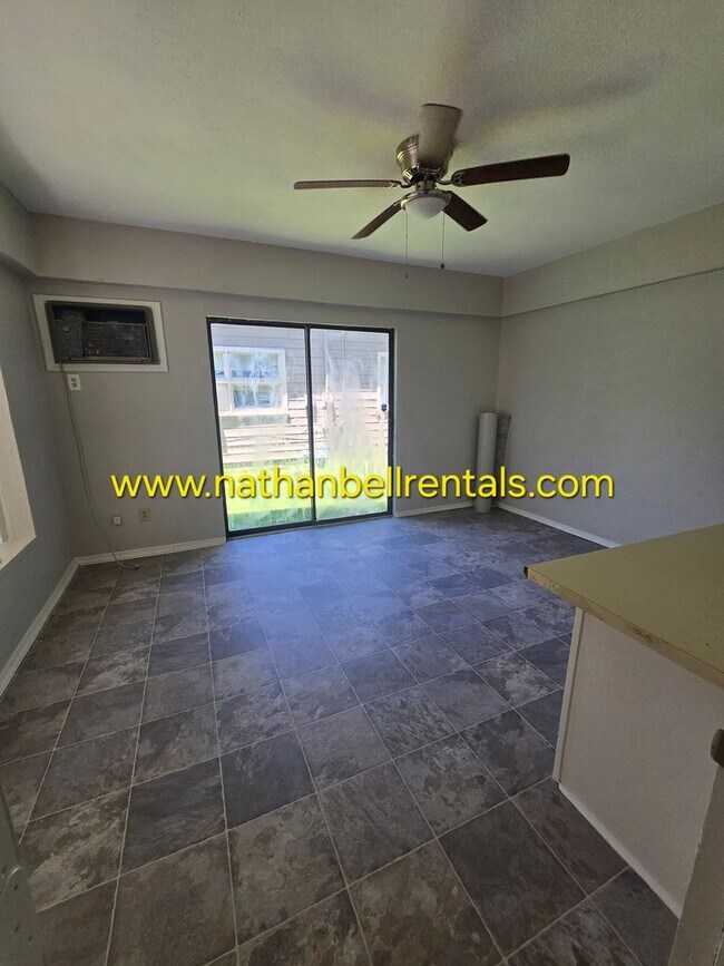 Foto del edificio - 683 25th St SE