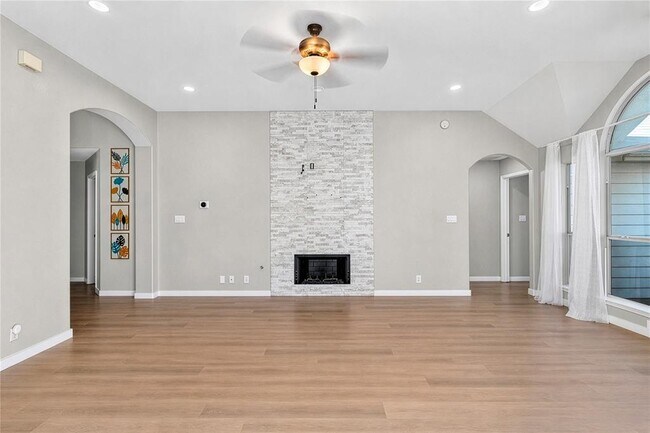 Foto del edificio - 8248 Montoya Cir