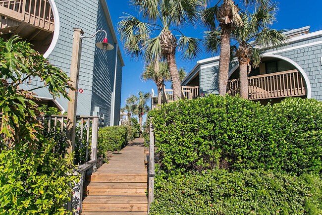 Building Photo - 210 Ocean Hibiscus Dr