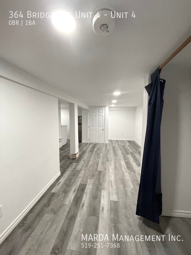 Photo du bâtiment - COZY BACHELOR UNIT LOCATED IN WEST END! AL...