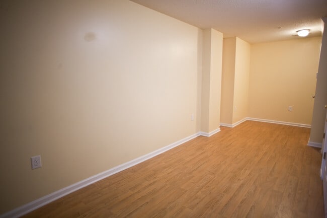 Building Photo - 110 S Roberson St