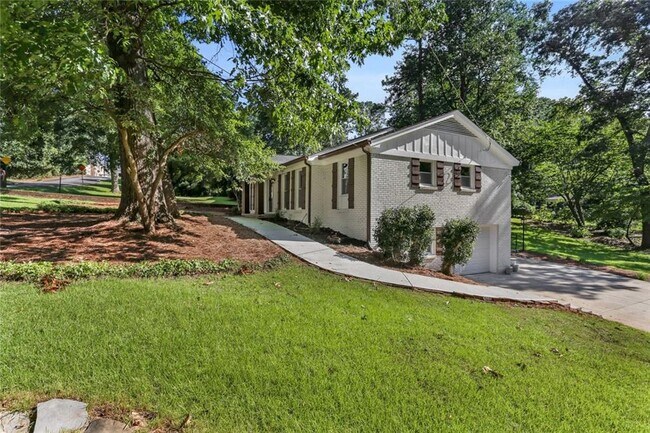Building Photo - 4159 King Valley Dr SE