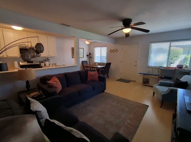 Building Photo - 263 Sharp Cir