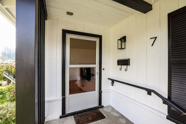 Photo - 3 Bedroom Home In Kensington!