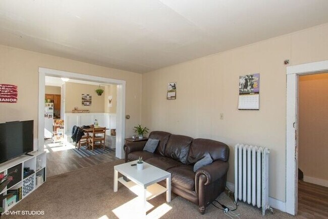 $2,750 | 4 Bedroom, 2 Bathroom House | Sub... photo'