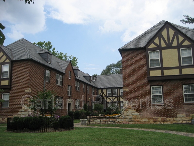 Primary Photo - 2049 Windsor Ave SW