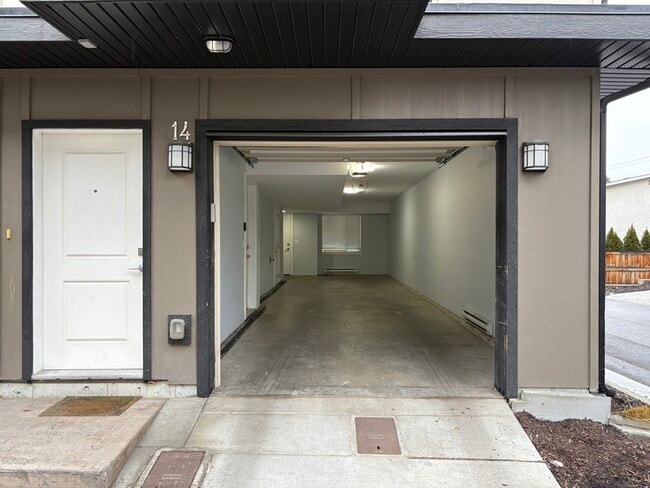 Building Photo - 500 Fleming Rd