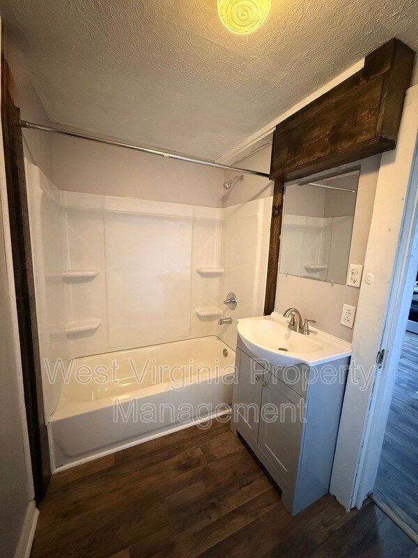 Foto del edificio - 304 N 3rd St