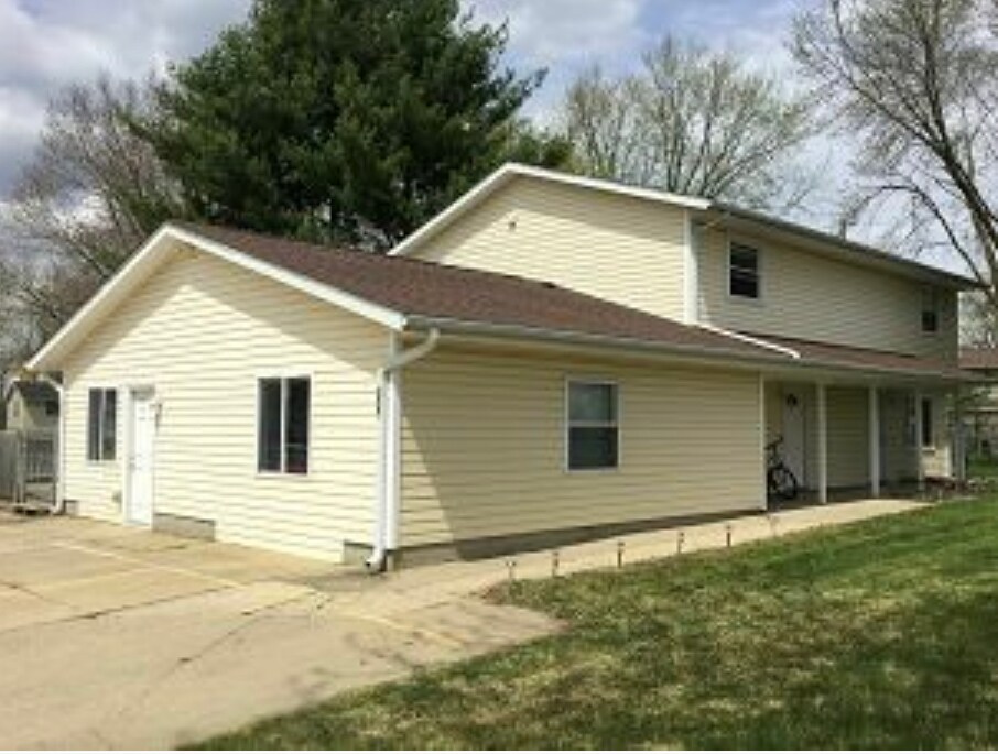 380 Clymer Rd, Hiawatha, IA 52233 Townhome Rentals in Hiawatha IA