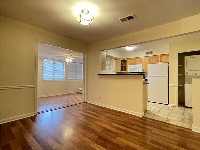 Foto del edificio - 59 Lamsden Ln NW