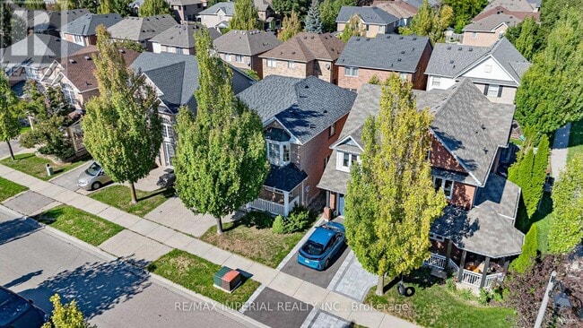Photo du bâtiment - 2436 Cornerbrooke Crescent