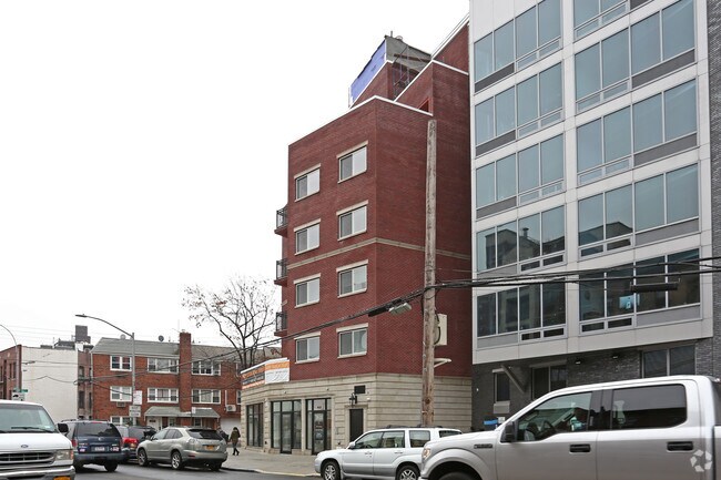 Foto del edificio - 28-22 Astoria Blvd