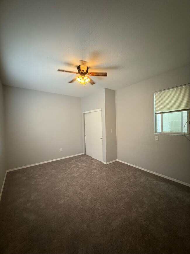 Foto del edificio - 3360 Fairmount Blvd