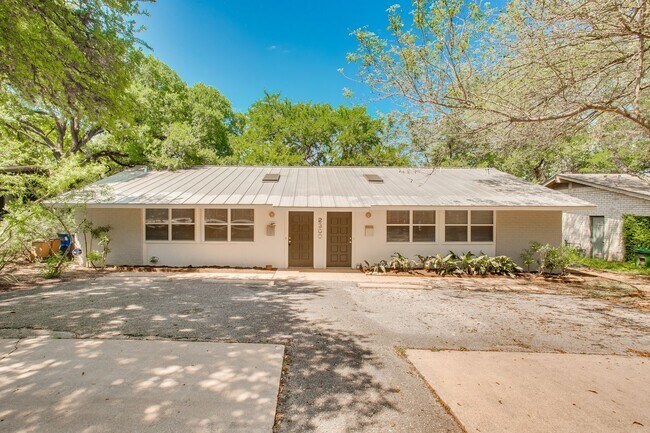 Foto del edificio - 2300 Trailside Dr