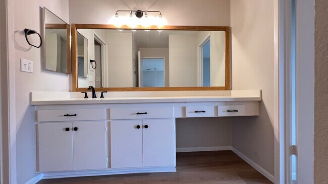 Foto del edificio - 8163 Redlands St