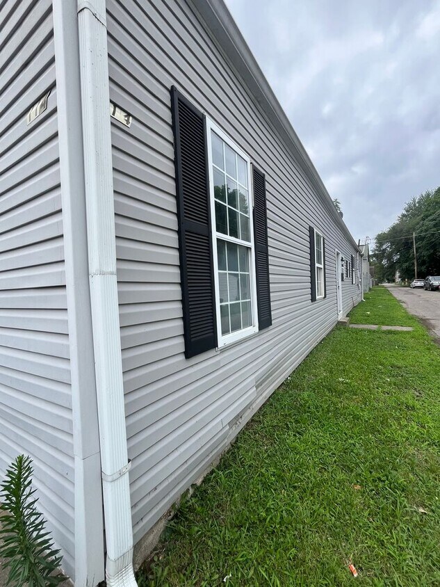 Primary Photo - Gorgeous Updated 3 bedroom house!