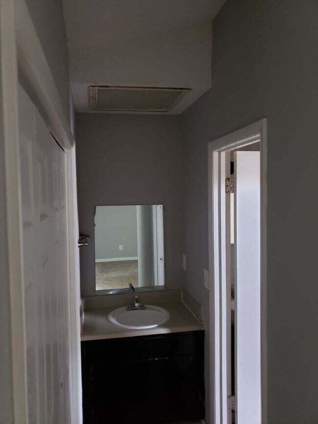 Foto del edificio - Fantastic One Bedroom Apartment with Loft