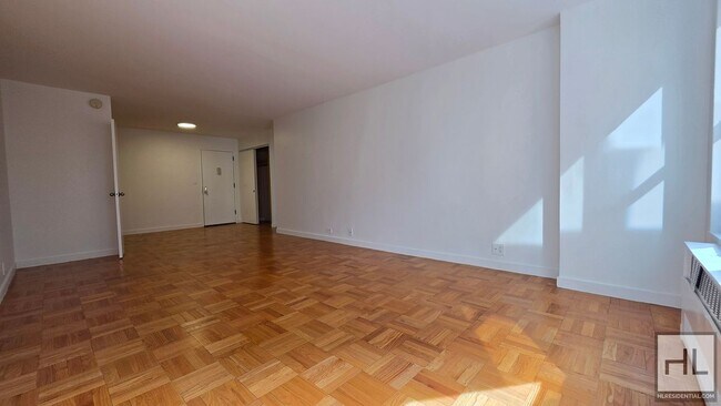 Building Photo - Sunlit 5th-Floor 1-Bed near Union Square | Doorman & Complimentary Gym