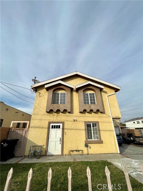 Building Photo - 1073 W 112th St