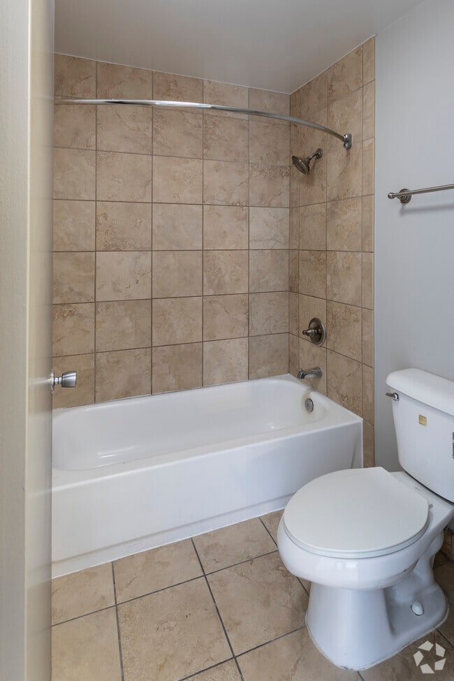 1 BR, 1 BA - 396 SF - The Presidio Apartments