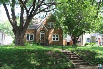 Building Photo - 620 E Wiswall Pl