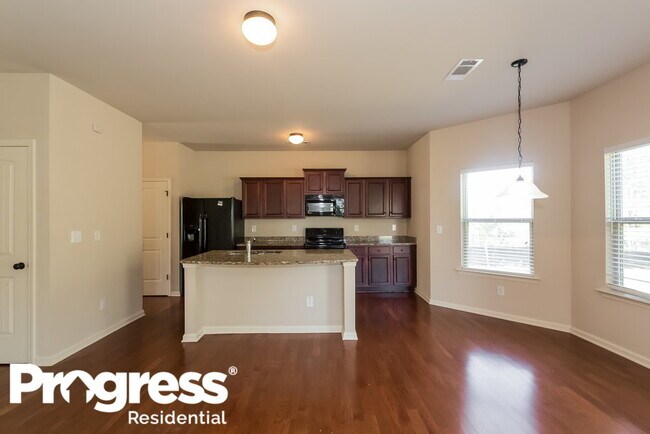Building Photo - 3760 Brookhollow Dr