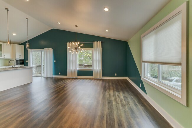Building Photo - 1164 Molokai Dr