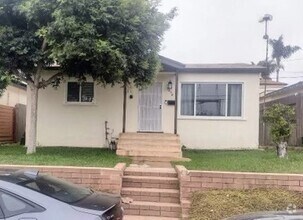 Building Photo - 5556 Riley St