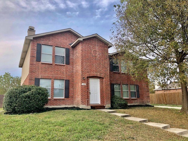 Primary Photo - 1602 Cliffbrook Dr