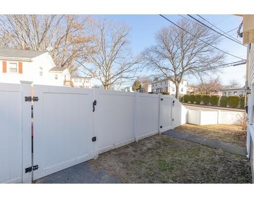 Building Photo - 2 Gladeside Terrace