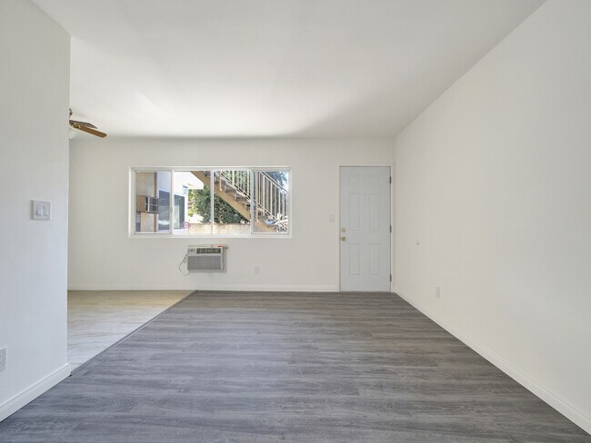 Foto del edificio - 7228 Allott Ave