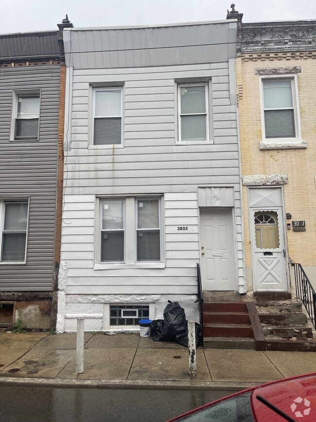 Building Photo - 3033 Fontain St