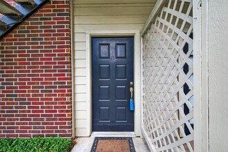 Building Photo - 8055 Cambridge St