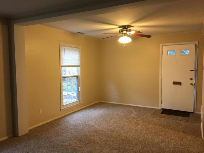 Building Photo - 7325 Foxmill Rd Unit B