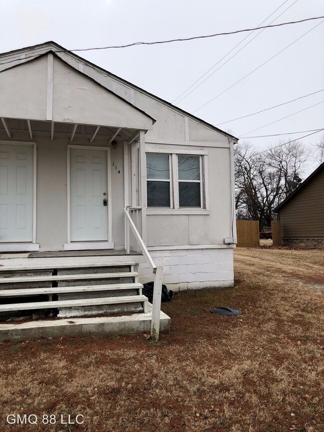 Building Photo - 1 br, 1 bath House - 114 W Birch