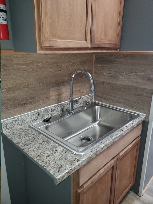 Building Photo - 2 Regent St